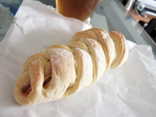 2010/06/30 22:50/「ぽっぽ市」雑穀餃子ドッグがうまい!