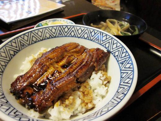 2010/08/03 23:05/「嘉司屋のうな丼」土用の丑の日はちょっぴり贅沢に