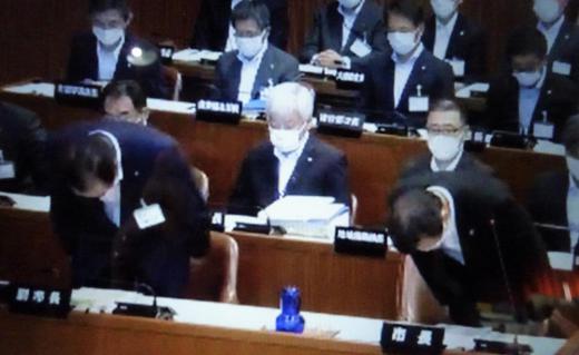 2021/08/23 17:06/えっ!?…万死にも値する「大罪」に給与減額、たったの100分の10 だって!!!