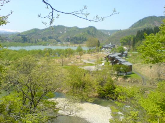 2006/05/21 22:19/【置賜の風景】新緑の中津川〜絶景のビューポイント
