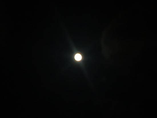 2012/05/06 07:42/ケータイでお月様を撮る。 山奥ならでは(^^)