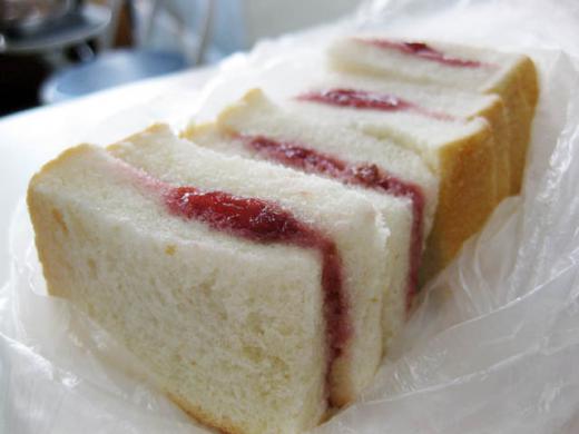 2010/06/27 07:44/自家製のジャムパン、ごちそうさま♪