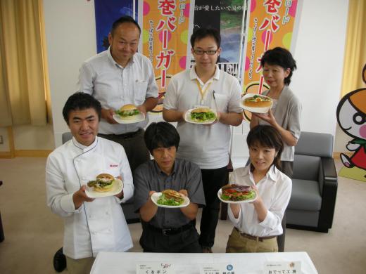 2010/07/29 22:25/明日の朝刊をご覧くださ〜い!!の巻!^^