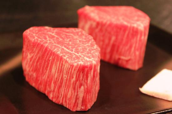 2012/03/27 21:19/米沢牛ステーキの醍醐味。